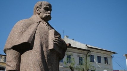 В Харькове годовщину со дня рождения Кобзаря отметили чтением его стихов