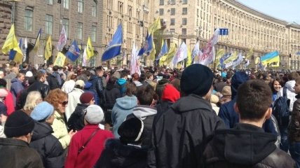 Протестующие под КГГА перекрыли Крещатик