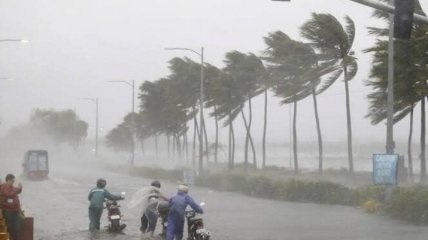 Суперциклон "Амфан" завдав удару по Індії та Бангладеш: пориви вітру сягають 180 кілометрів на годину