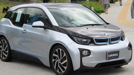 В Украине начинаются продажи электромобилей BMW