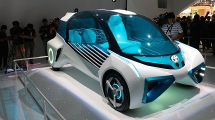 Автоконцерн Toyota представил новый водородный автомобиль
