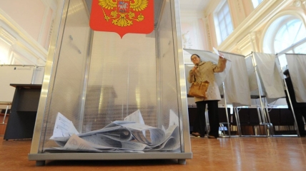 Українців змушують голосувати в Криму
