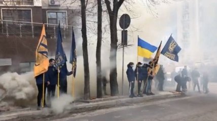 Под генконсульством России в Одессе прошла акция против Медведчука (видео)