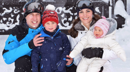 Кейт Миддлтон и принц Уильям поделились семейным рождественским фото
