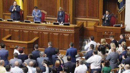 Первый пошел: Рада поддержала "коррупционный" законопроект