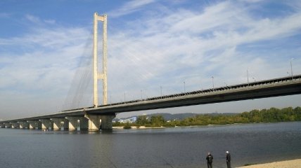 В Киеве частично ограничат движение на Южном мосту