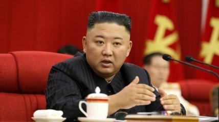 Ким Чен Ын снова "бряцает оружием"