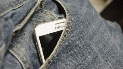 Рекордная мощность: Samsung выпустит зарядку для смартфонов