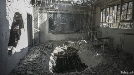 В Сирии авиаударом разрушили сельскую школу, погибли более 20 человек