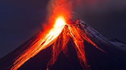 Эквадорский вулкан Тунгурауа проснулся после спячки