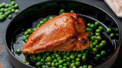 "Три продукта - и в вашем рту вечериночка": Евгений Клопотенко рассказал, как вкусно приготовить куриное филе