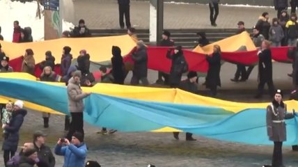 В Киеве состоялась акция "Единое сердце" (Видео)