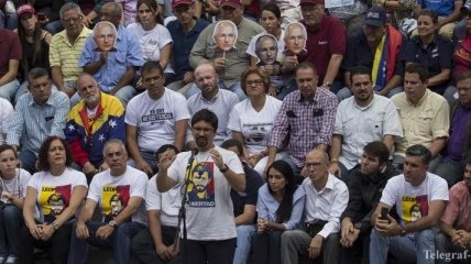 В Венесуэле на фоне протестов будут голосовать за изменения в конституцию