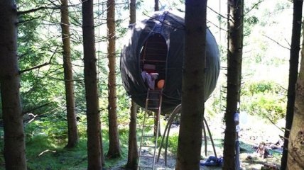 Висячая палатка для комфортного пребывания в лесу (Фото)