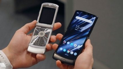 Motorola Razr: в сеть "слили" оригинальные заставки и оболочку смартфона