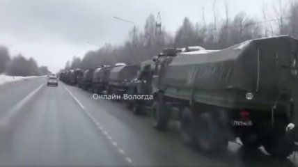 Собрались в Украину? В сеть попало видео переброски российской военной техники