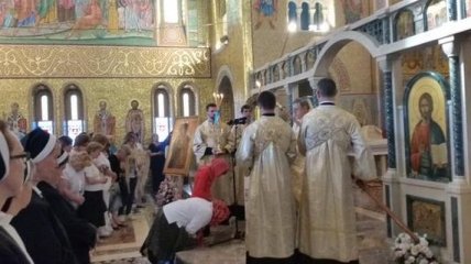 В День матери в Риме люди просят Богородицу о мире в Украине
