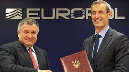Аваков в Нидерландах подписал соглашение с Европолом