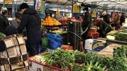 Карантин ослабят: В Житомире с 1 мая начнут работать рынки, парикмахерские и кафе