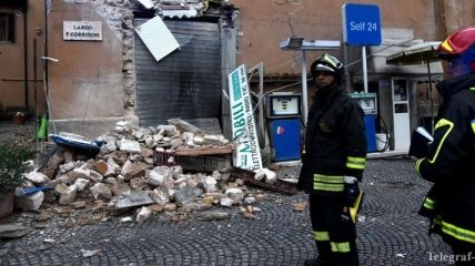 В результате землетрясения в Италии пострадали восемь человек