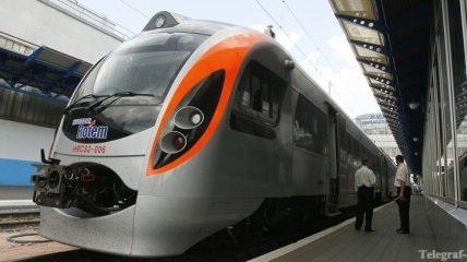 Электропоезд Киев-Львов будет делать остановку на станции Дарница