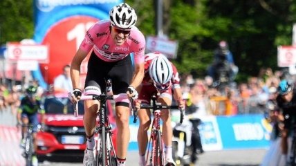Велогонщик Джиро д'Италия потерял лидерство из-за остановки в туалет