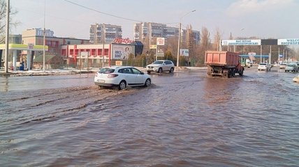 Частный сектор Днепра оказался под водой из-за оттепели 