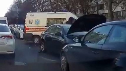 40 минут пытались вернуть к жизни: в Киеве произошла смертельная авария (фото, видео)