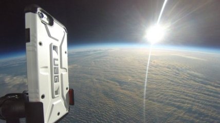iPhone 6 был отправлен в космос (Видео)
