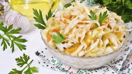 Апетитна закуска з капусти