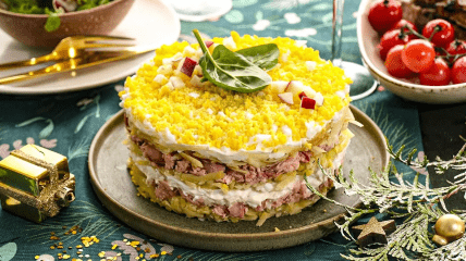 Салат із лососем і креветками