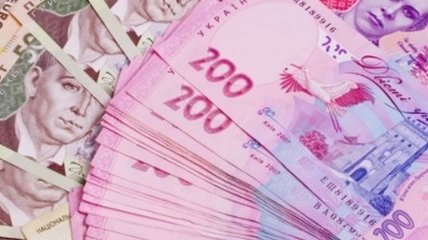 Ровенские чиновники требовали взятку в 9 тысяч гривен на двоих