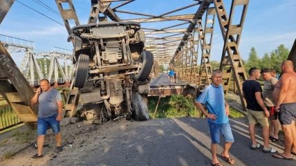 Обрушение моста на Закарпатье