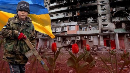 Українці продовжують жити під обстрілами та вибухами