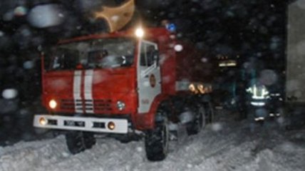 На трассе Киев-Чоп ночью вытянули 40 автобусов и 580 машин