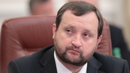 Еврокомиссар и Сергей Арбузов на встрече оговорили ряд вопросов.