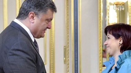 Порошенко назначил 10 школьникам стипендии имени Шевченко 