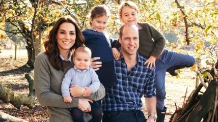Королевская семья показала новые фото для рождественских открыток 