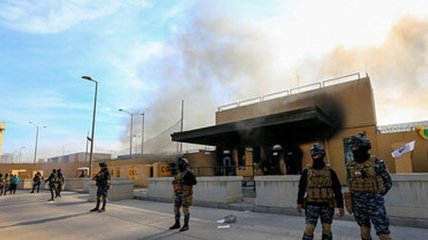 СМИ: У посольства США в Багдаде упали три ракеты "Катюша"