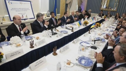 Порошенко провел встречу с представителями ведущих компаний США