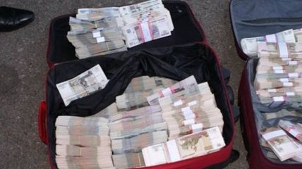 СБУ: Из АРК в Донецк хотели доставить 2 чемодана российских рублей