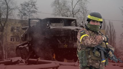 Украинские военные зачищают города от российских оккупантов