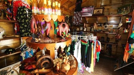 За покупками в Африку: колоритный магазин в глубинке (Фото)