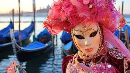 Карнавалу - быть: В Венеции власти восстановили город после наводнения