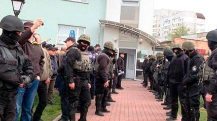 В Черкассах полиция обезвредила людей, захвативших помещение местного "Облэнерго"