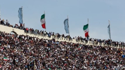 Матч Иран - Китай посетили около 100 тысяч человек (Видео)