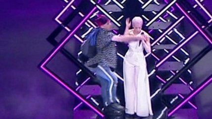 Организаторы Евровидения-2018 публично извинились перед SuRie 