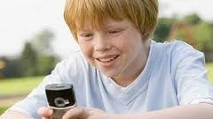 В школах Европы запретят мобильные телефоны