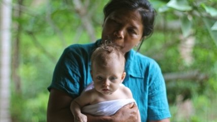 Лотосовое рождение ребенка на Бали: история мамы