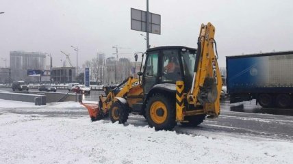 Ухудшения погоды: в Киеве ограничили въезд транспорта